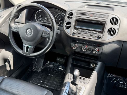 Used 2014 Volkswagen Tiguan SE image 30