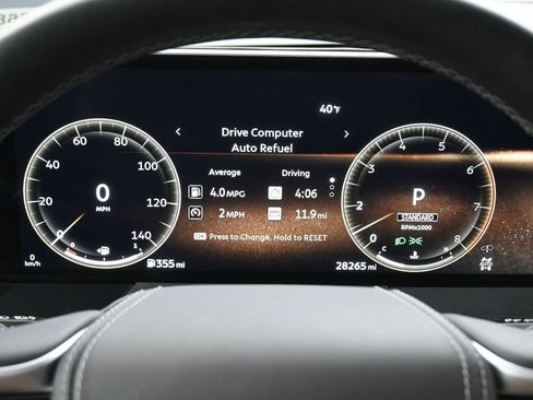 Used 2025 INFINITI QX80 Sensory image 11