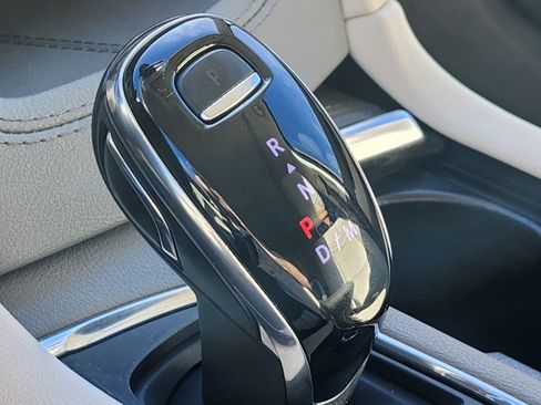 Used 2023 Cadillac XT6 Premium Luxury image 34