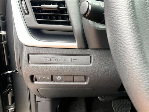 Certified 2025 Nissan Rogue S FWD image 32