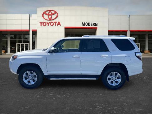 Used 2016 Toyota 4Runner SR5 image 7