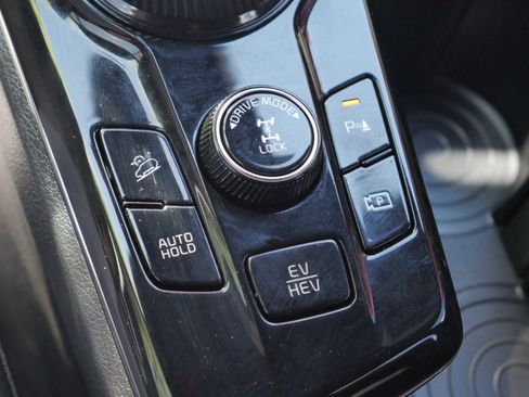 Used 2025 Kia Sportage X-Line AWD/4WD image 17