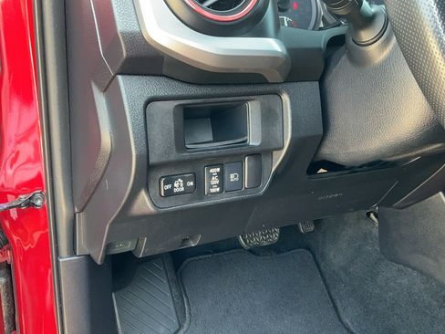 Used 2019 Toyota Tacoma Limited RWD image 20