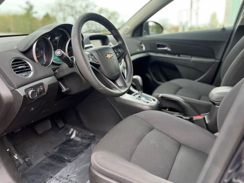 Used 2016 Chevrolet Cruze LT FWD image 16