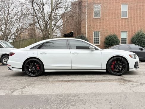 Used 2022 Audi S8 image 8