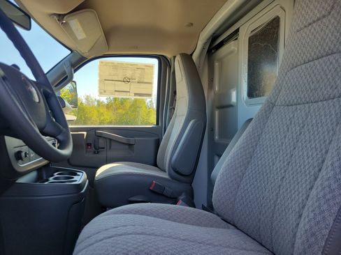 New 2025 GMC Savana 3500 w/ Power Convenience Package image 4