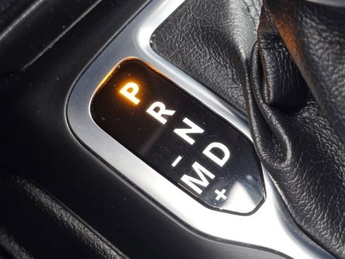 Used 2020 Jeep Gladiator Sport image 25