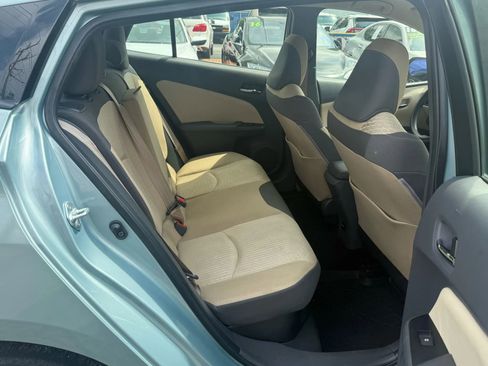 Used 2018 Toyota Prius Two image 7