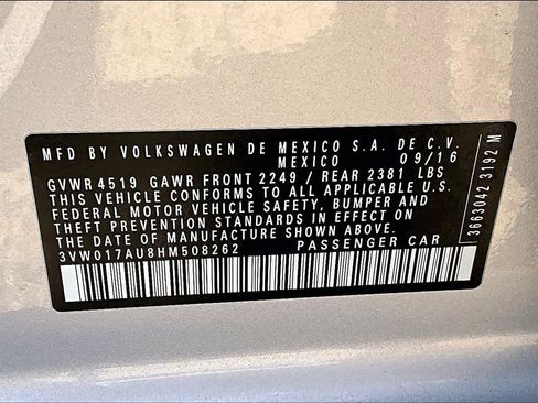 Used 2017 Volkswagen Golf S image 33