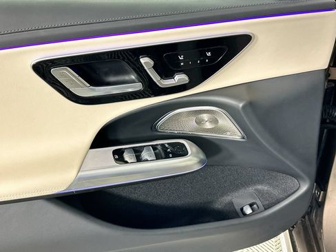Certified 2025 Mercedes-Benz E 350 Sedan w/ MBUS Superscreen Package image 18