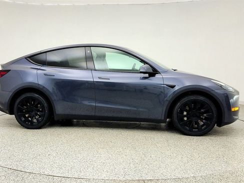 Used 2023 Tesla Model Y Long Range AWD/4WD image 4