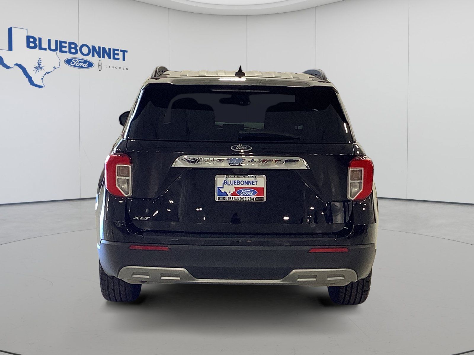 Used 2023 Ford Explorer XLT w/ Equipment Group 202A RWD image 6