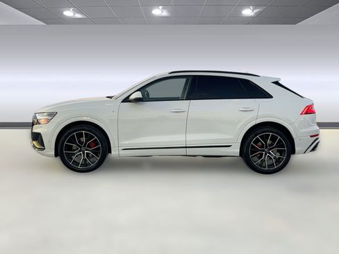Used 2022 Audi Q8 Prestige w/ Prestige Package image 2