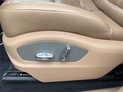 Used 2021 Porsche Macan image 12