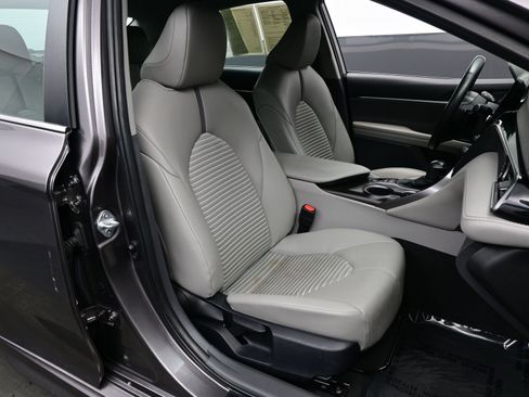 Used 2023 Toyota Camry SE image 14