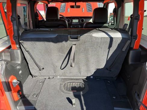 Used 2018 Jeep Wrangler Rubicon AWD/4WD image 24