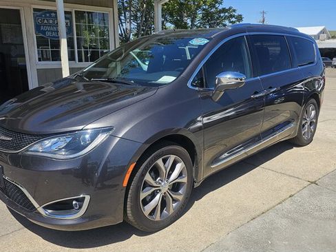 Used 2020 Chrysler Pacifica Limited FWD image 8