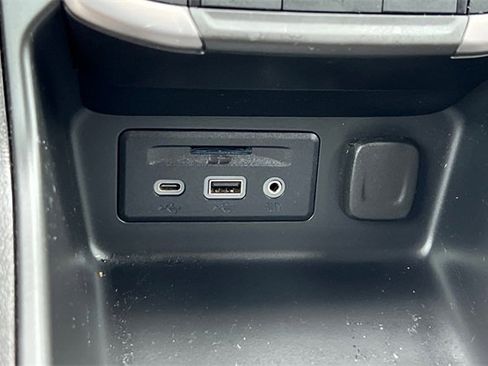 Used 2024 GMC Terrain AT4 image 38