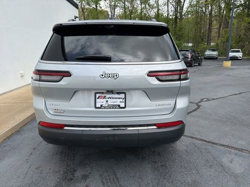 Certified 2025 Jeep Grand Cherokee L Limited w/ Luxury Tech Group II AWD/4WD image 11