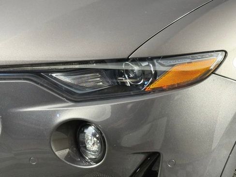 Used 2022 Maserati Levante Modena image 11