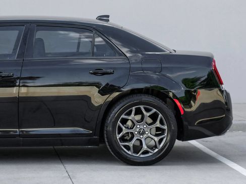 Used 2018 Chrysler 300 S AWD/4WD image 18