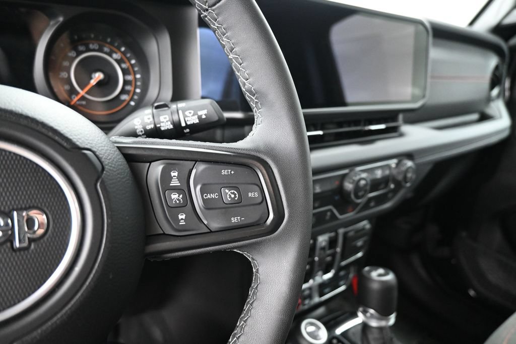 Used 2025 Jeep Wrangler Unlimited Rubicon AWD/4WD image 28
