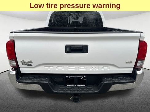 Certified 2018 Toyota Tacoma SR5 image 10