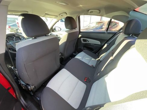 Used 2014 Chevrolet Cruze LS FWD image 12