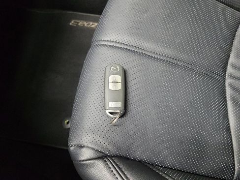 Used 2018 MAZDA MAZDA3 Grand Touring FWD image 32