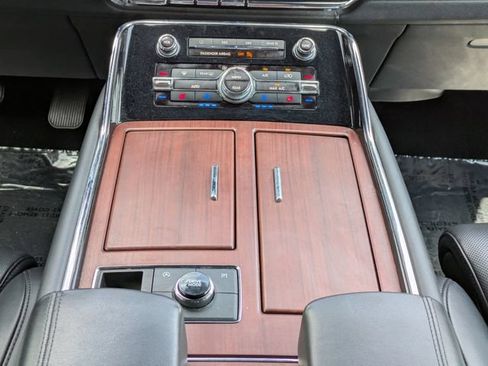 Used 2023 Lincoln Navigator Reserve AWD/4WD image 16