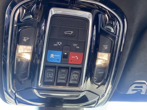 Used 2023 Jeep Grand Wagoneer Series III w/ Rear Seat Video Group 1 image 25