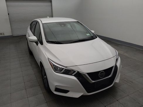 Used 2022 Nissan Versa SV FWD image 14