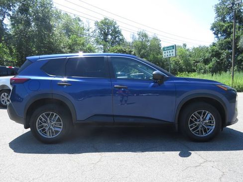 Used 2023 Nissan Rogue S AWD/4WD image 4