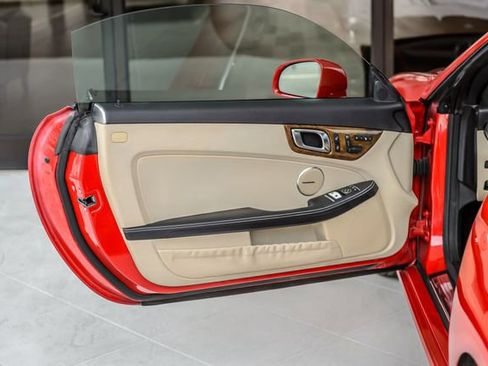 Used 2015 Mercedes-Benz SLK 250 image 45