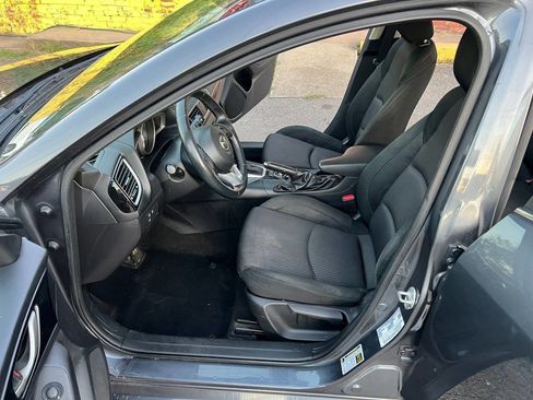 Used 2015 MAZDA MAZDA3 i Touring image 10