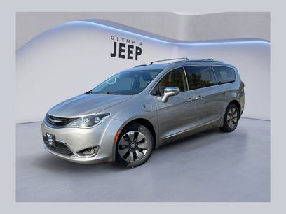 Used 2018 Chrysler Pacifica Limited w/ Advanced Safetytec Group