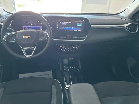 Used 2024 Chevrolet TrailBlazer LT w/ Convenience Package AWD/4WD image 13