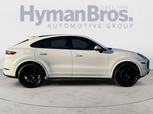 Used 2023 Porsche Cayenne Platinum Edition w/ Performance Package image 2