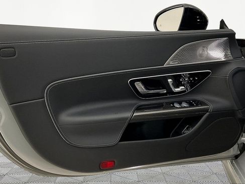 Certified 2022 Mercedes-Benz SL 55 AMG 4MATIC image 19