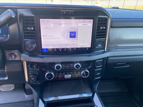 Used 2025 Ford F250 Platinum image 19