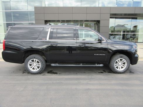 Used 2018 Chevrolet Suburban LT AWD/4WD image 10
