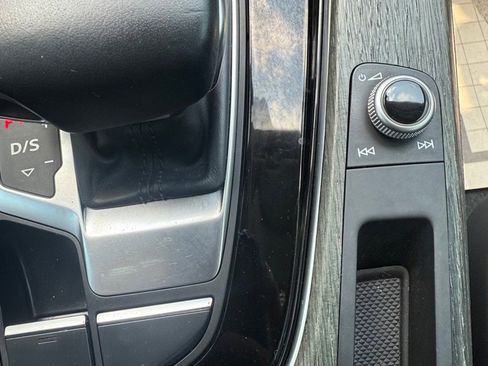 Used 2020 Audi A4 2.0T Premium image 25