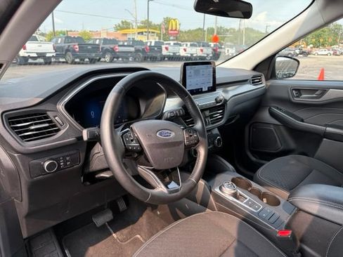 Used 2025 Ford Escape Active AWD/4WD image 18