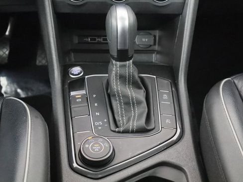 Used 2019 Volkswagen Tiguan SEL Premium image 13