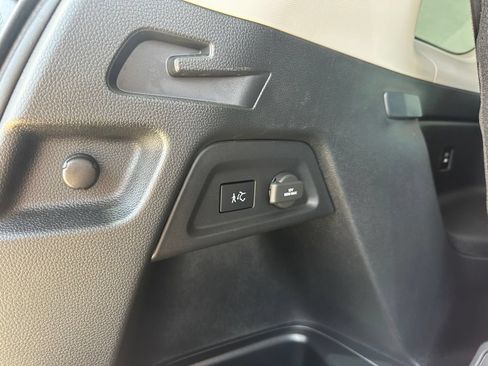 Used 2025 Honda Pilot Touring image 24