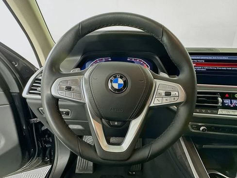 Certified 2022 BMW X7 xDrive40i w/ Premium Package image 11
