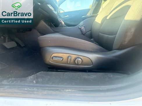 Used 2022 Chevrolet Malibu RS FWD image 9