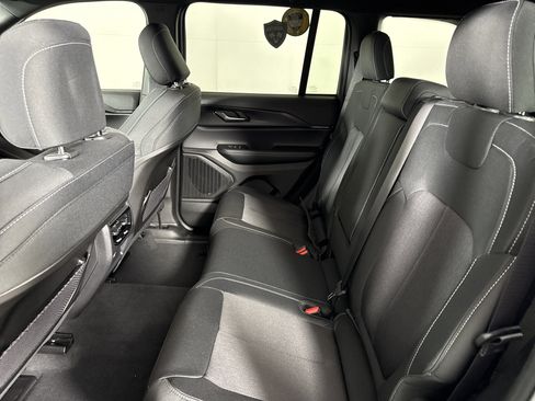 New 2025 Jeep Grand Cherokee Laredo X image 14