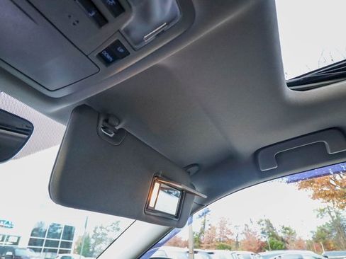 Used 2017 Toyota Highlander Limited image 60