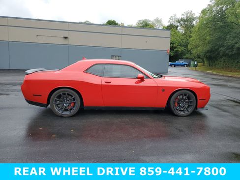 Used 2023 Dodge Challenger SRT Hellcat w/ Driver Convenience Group image 3